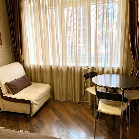 Apartment In Kharkiv , Prospect Nauki 19A المظهر الخارجي الصورة