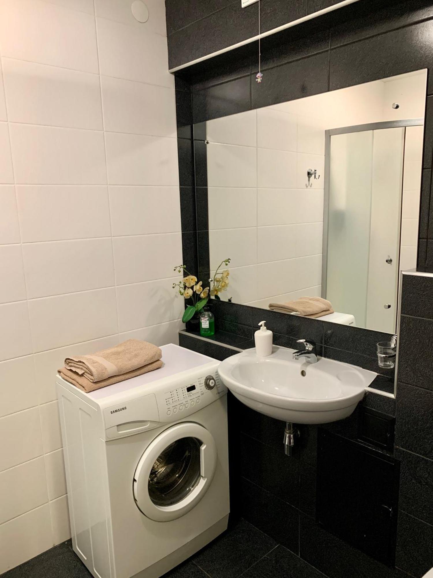 Apartment In Kharkiv , Prospect Nauki 19A المظهر الخارجي الصورة